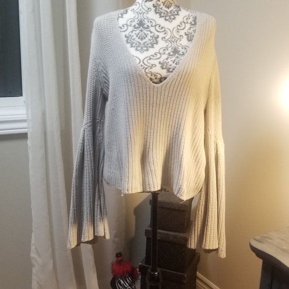 Free People low cut bell sleeve sweater - Picture 1 of 5
